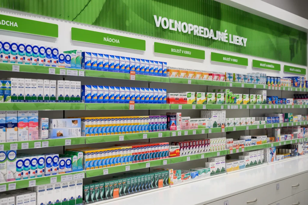Fotografia z lekárne s predajňou liekov.